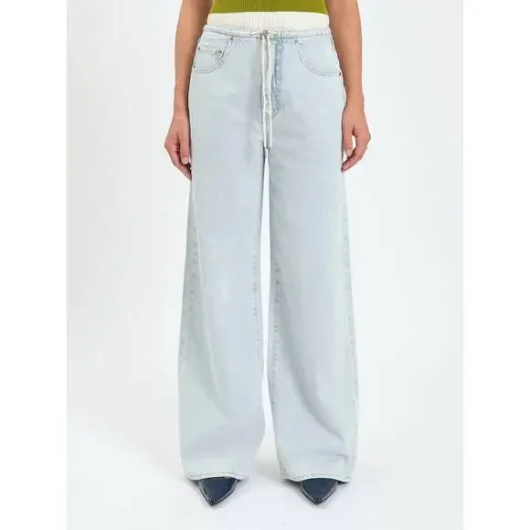 Wide Leg Light Wash Jeans - Women's Casual Denim - Picture 6 of 8